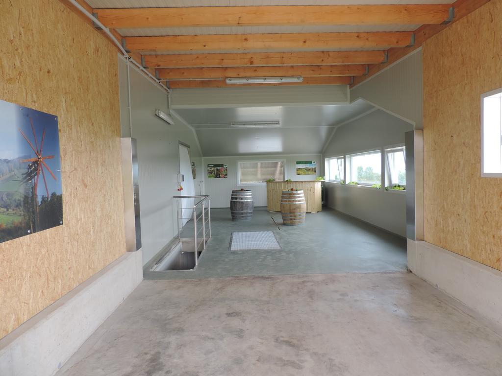 Weingut Gaestezimmer Gruber Ehrenhausen Ngoại thất bức ảnh